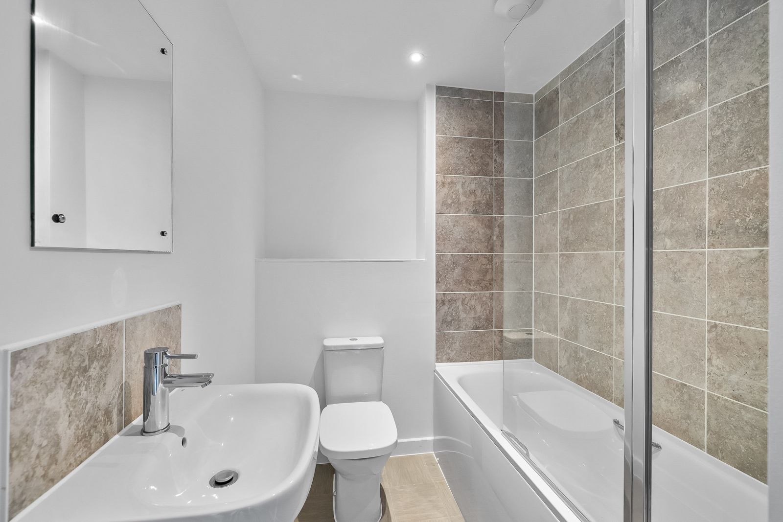 Plot 26 Primrose Meadows bathroom 