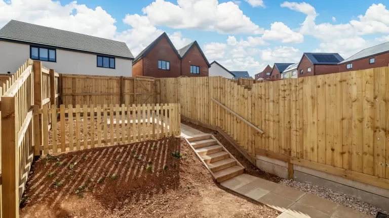 Mid Terrace Garden