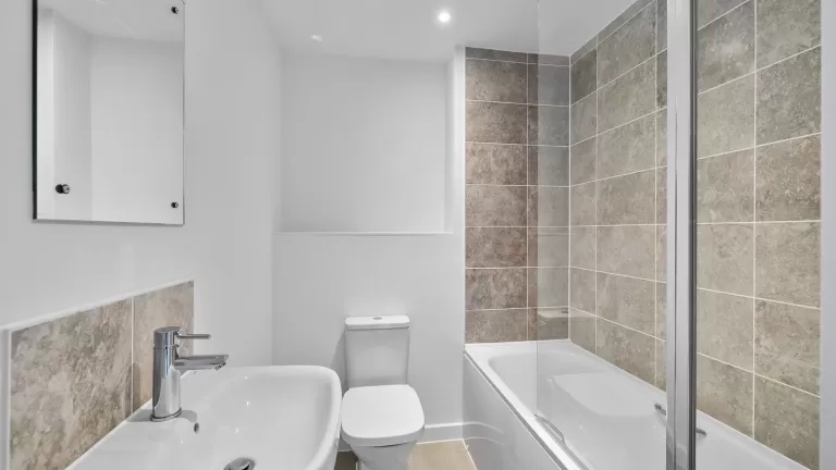 Plot 26 Primrose Meadows bathroom 