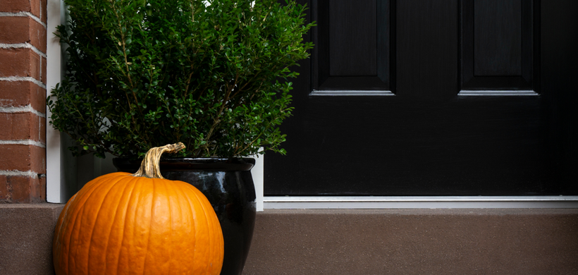 Pumpkin on doostep