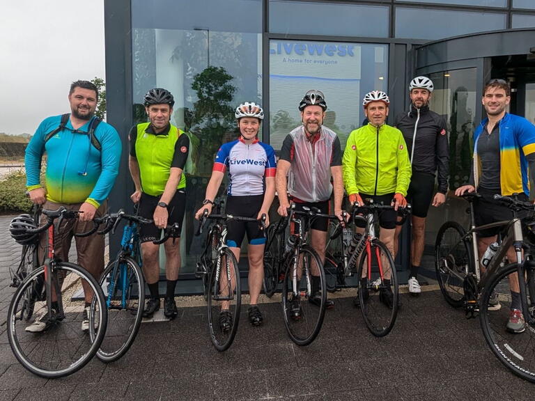 LiveWest colleagues come together to complete sponsored bike ride for StreetVet.