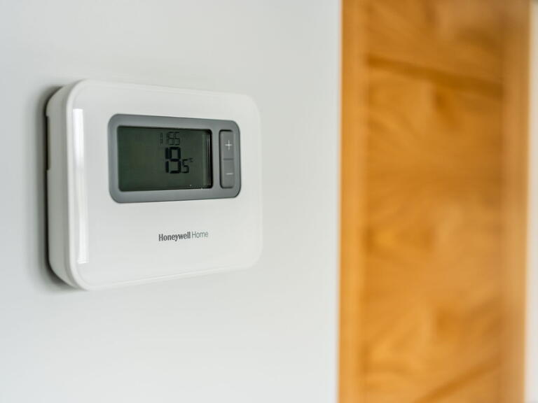 Image of a thermostat. 