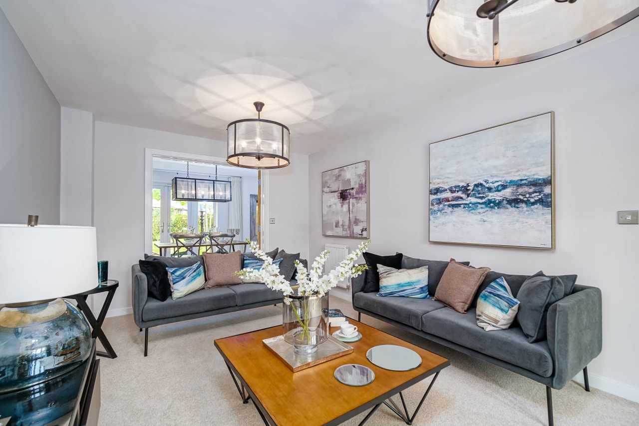 5 Bedroom Detached House LiveWest